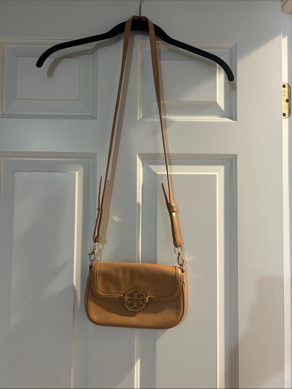 Tory Burch Tan Leather Crossbody with Logo Turnlock